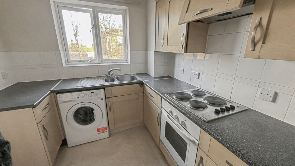 Property photo 3 of 20 Picture No. 06