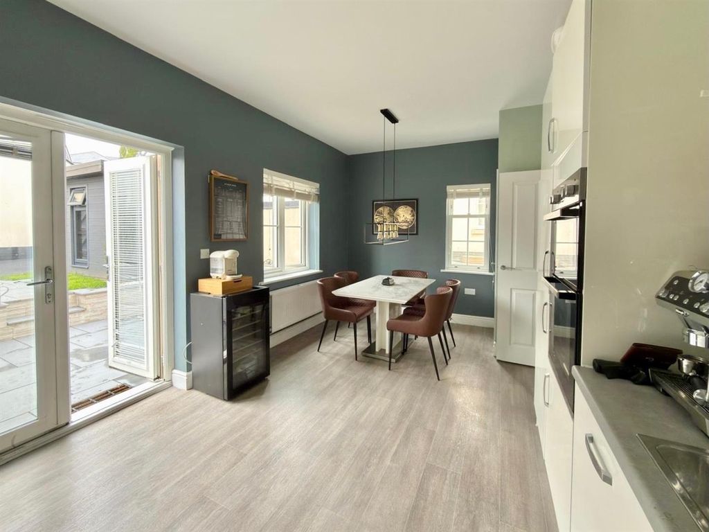 Property photo 3 of 18 182Ae68E-1Dd6-45Aa-9Aaf-A13d4E901Aa5.Jpeg