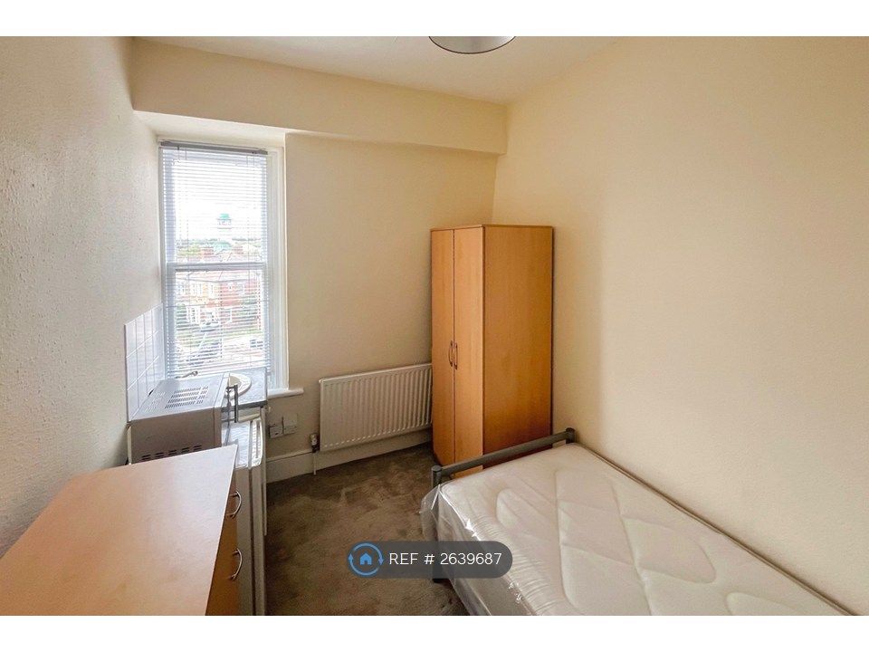 Property photo 2 of 11 Room 8