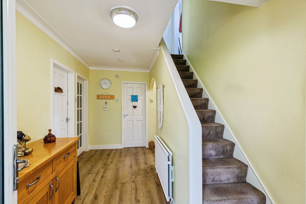 Property photo 2 of 28 Pbox-Img.Jpg