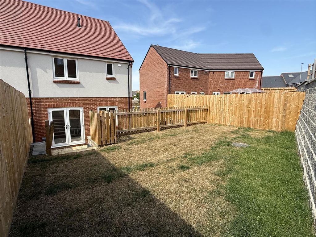 Property photo 2 of 14 Plot 449 Garden 1.Jpeg