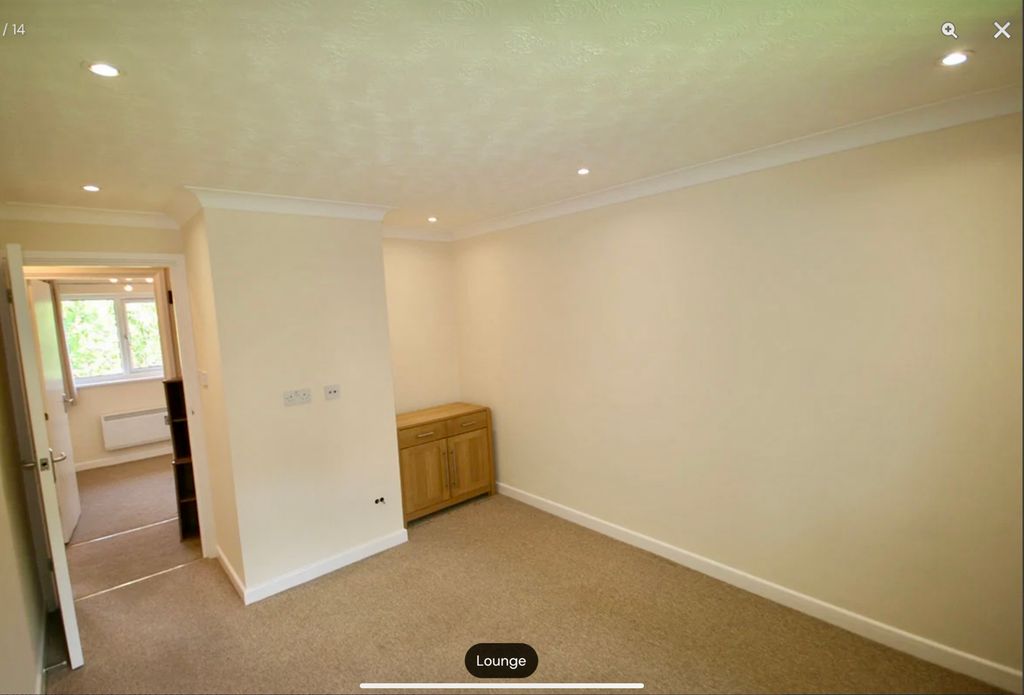 Property photo 2 of 16 Lounge