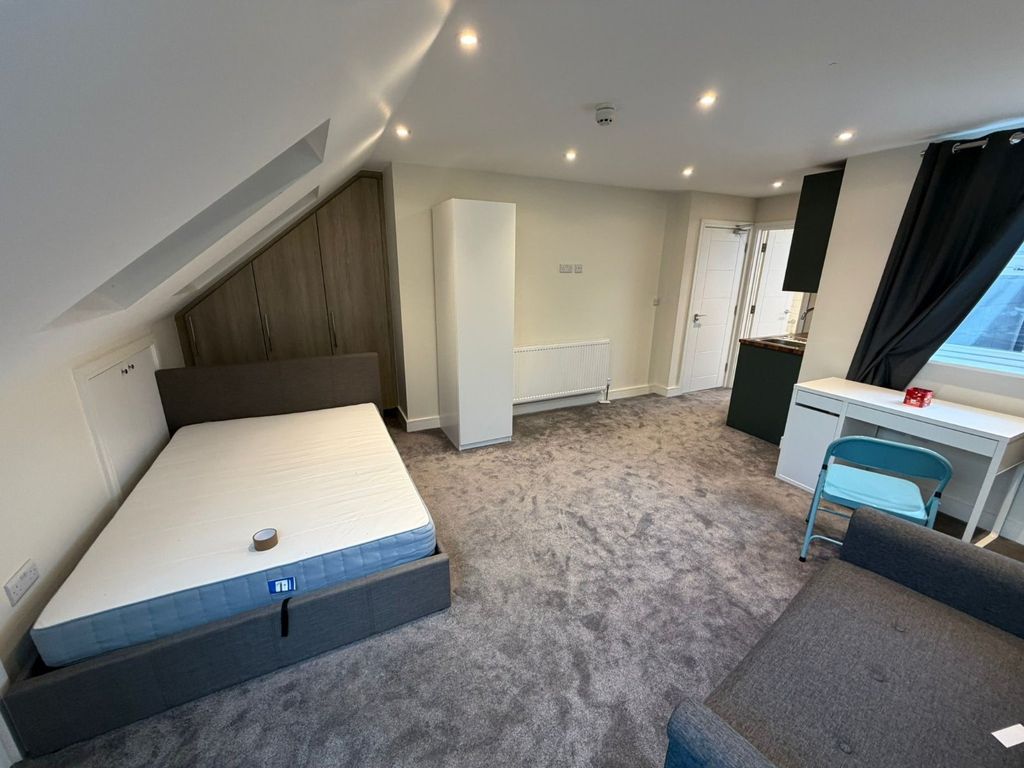 Property photo 2 of 8 Picture No. 09