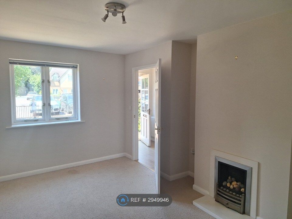 Property photo 3 of 18 Sitting Room