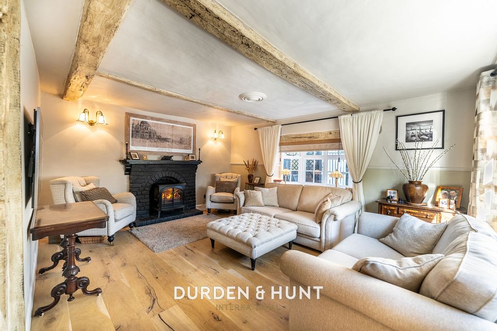 Property photo 2 of 48