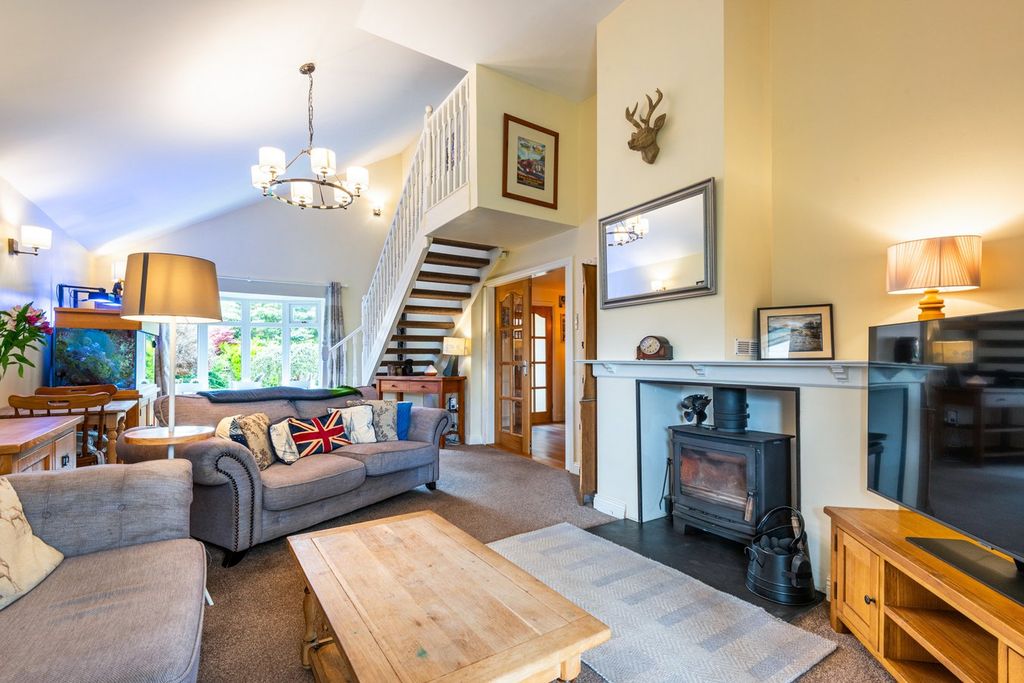 Property photo 3 of 30 Dining Lounge