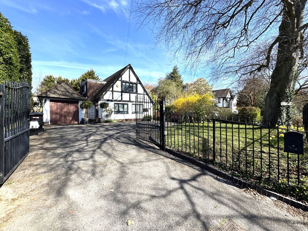 Property photo 1 of 28