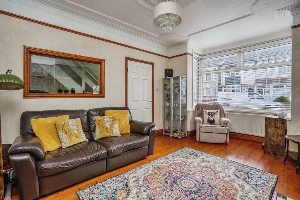 Property photo 3 of 19 Pbox-Img.Jpg