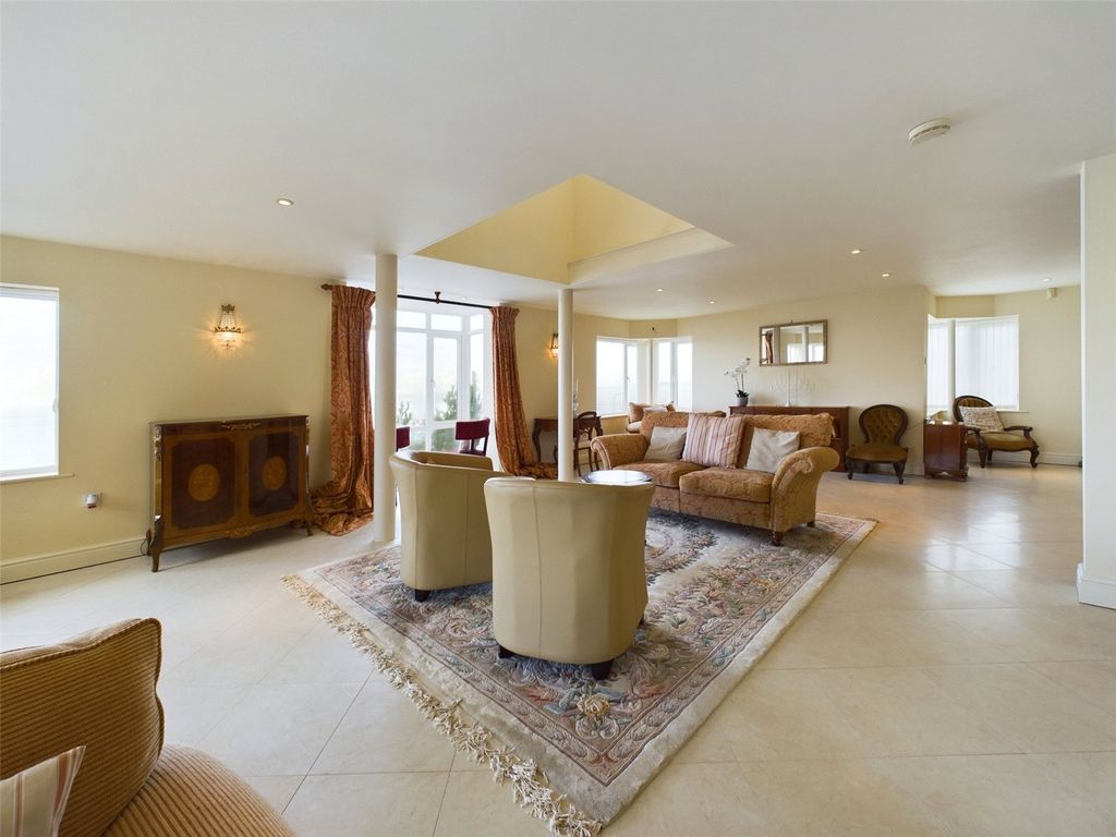 Property photo 3 of 24 Picture No. 34