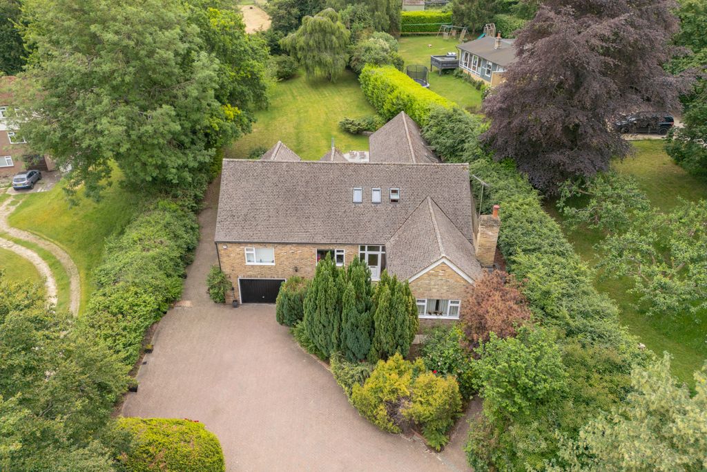 Property photo 2 of 34 Picture No. 46
