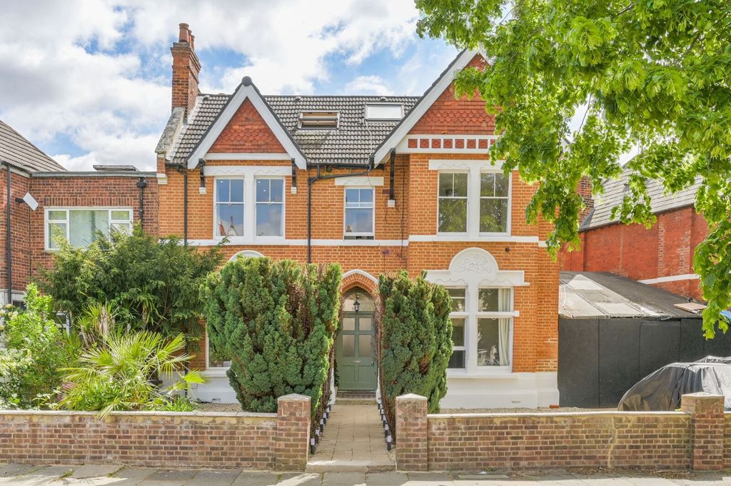 Property photo 1 of 8