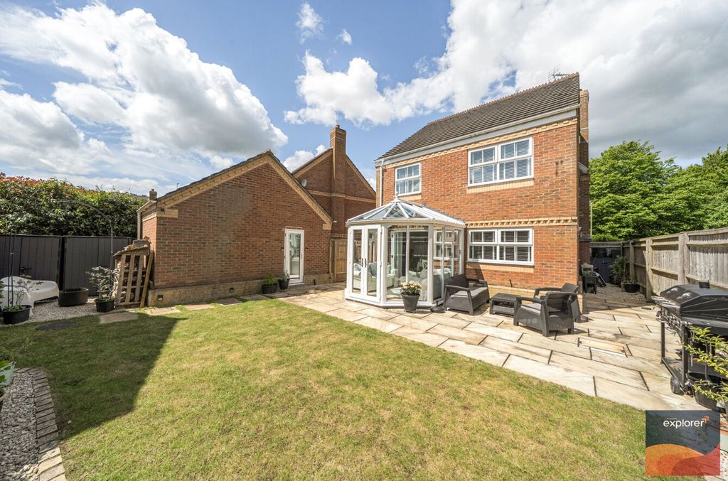Property photo 2 of 32