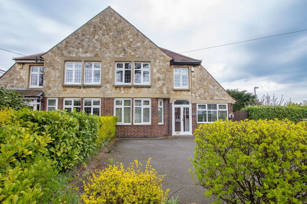 Property photo 1 of 25