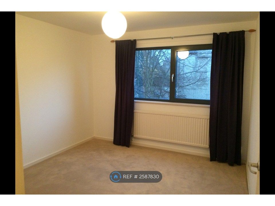 Property photo 3 of 9 Bedroom 1
