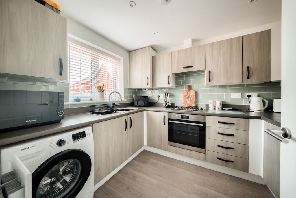 Property photo 3 of 16 Xt5A9150-Hdr(3)
