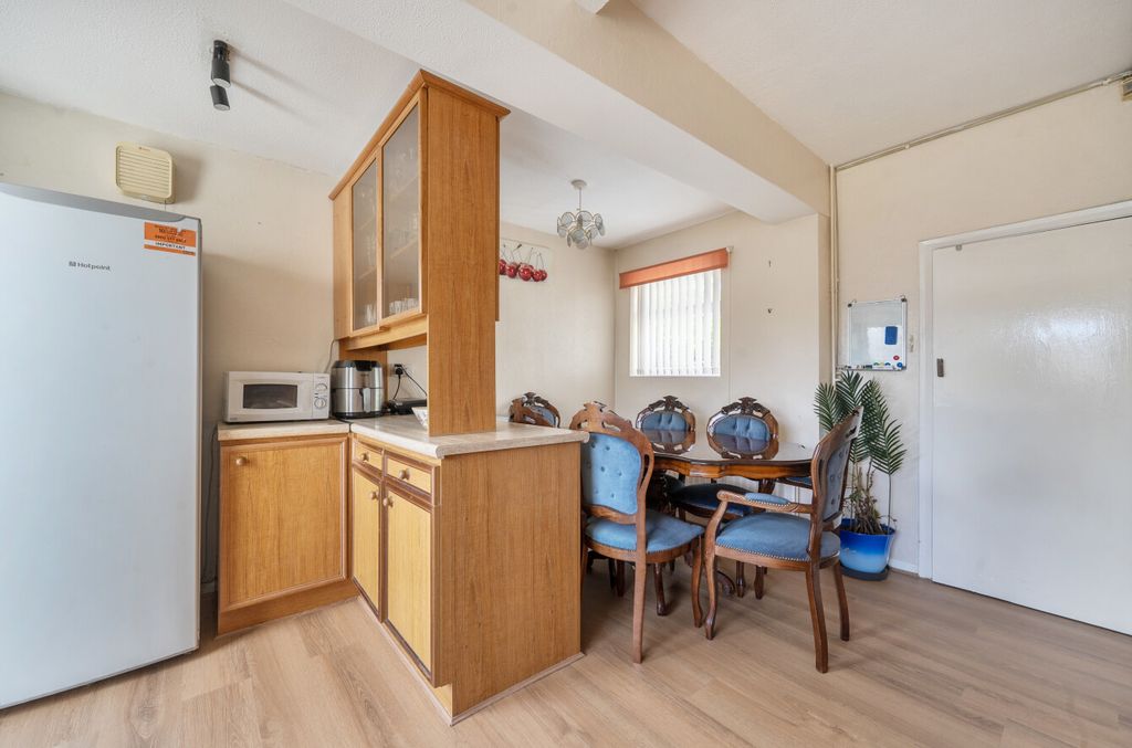 Property photo 3 of 12 1451584969F214A134855