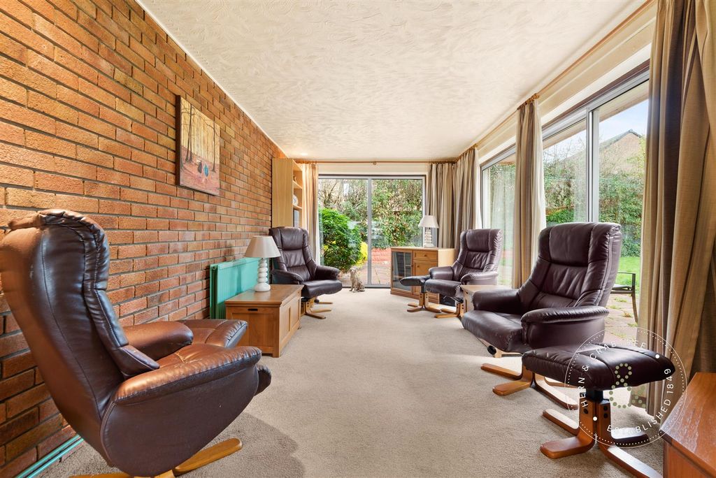 Property photo 3 of 54 Wilta-Court-Road-15.Jpg