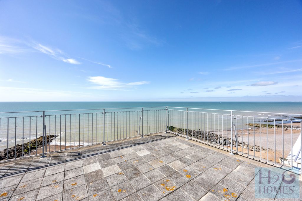 Property photo 1 of 17 High Street, High Cliff Court, 26B-013