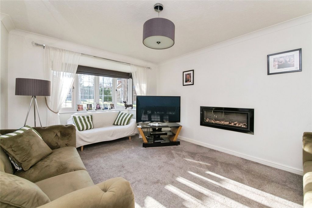 Property photo 2 of 19 Picture No. 14