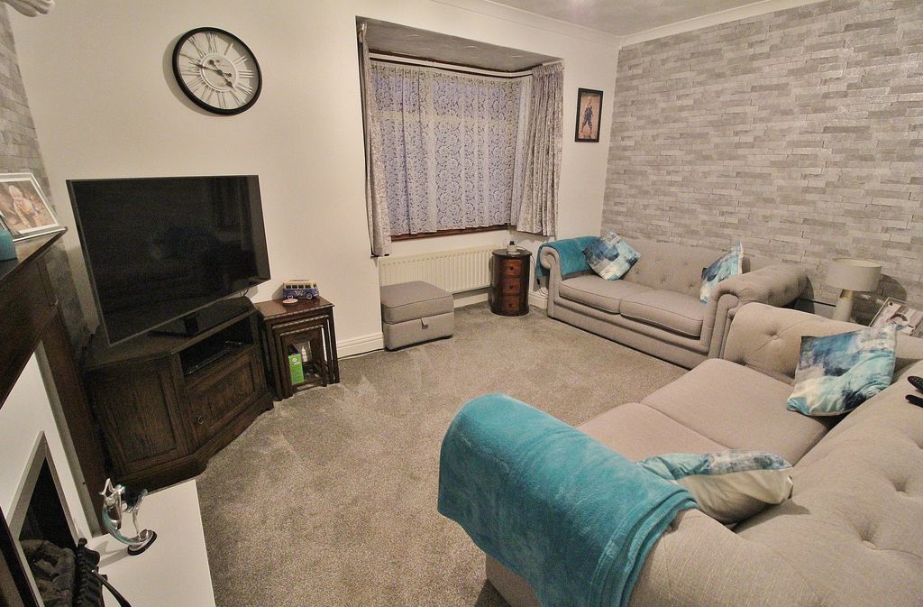 Property photo 3 of 14