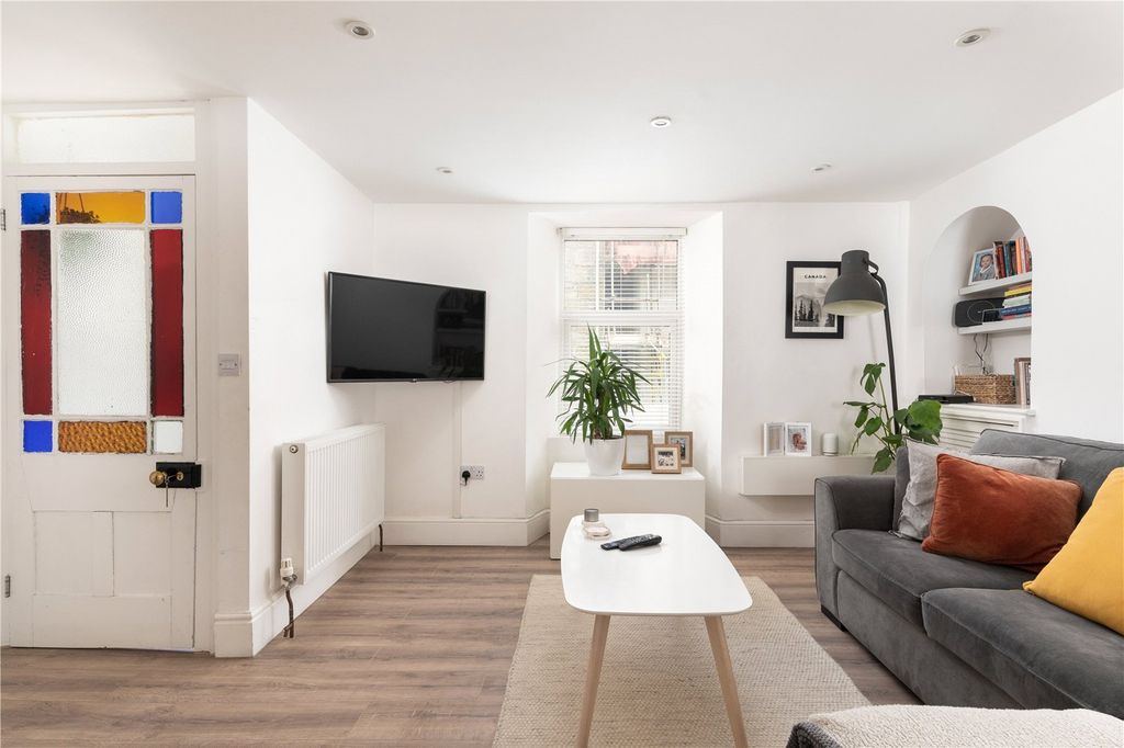 Property photo 3 of 15 Picture No. 17