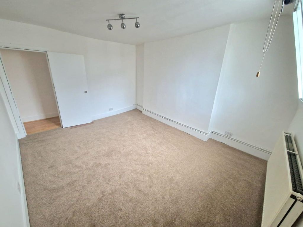 Property photo 2 of 8 Whatsapp Image 2026-04-09 At 10.44.56 Pm (4).Jpeg