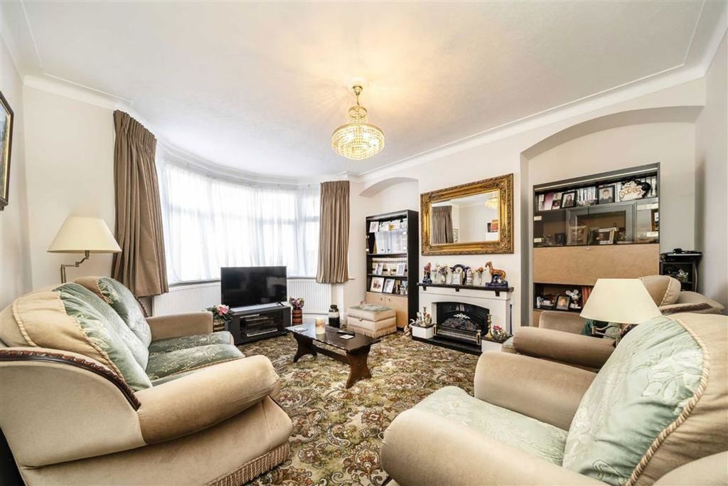 Property photo 2 of 8