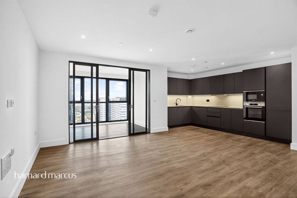 Property photo 3 of 23