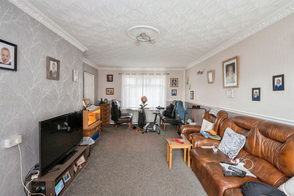 Property photo 3 of 17