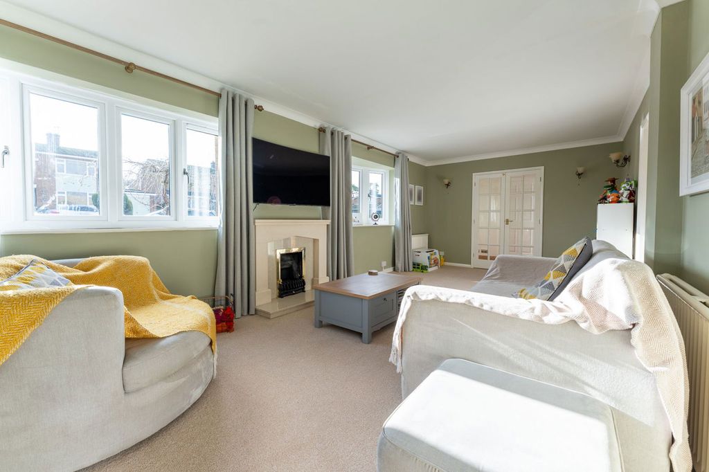 Property photo 2 of 22