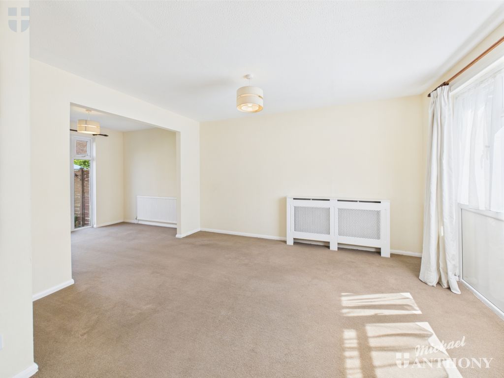 Property photo 2 of 13 Cam03852G0-Pr0282-Still001