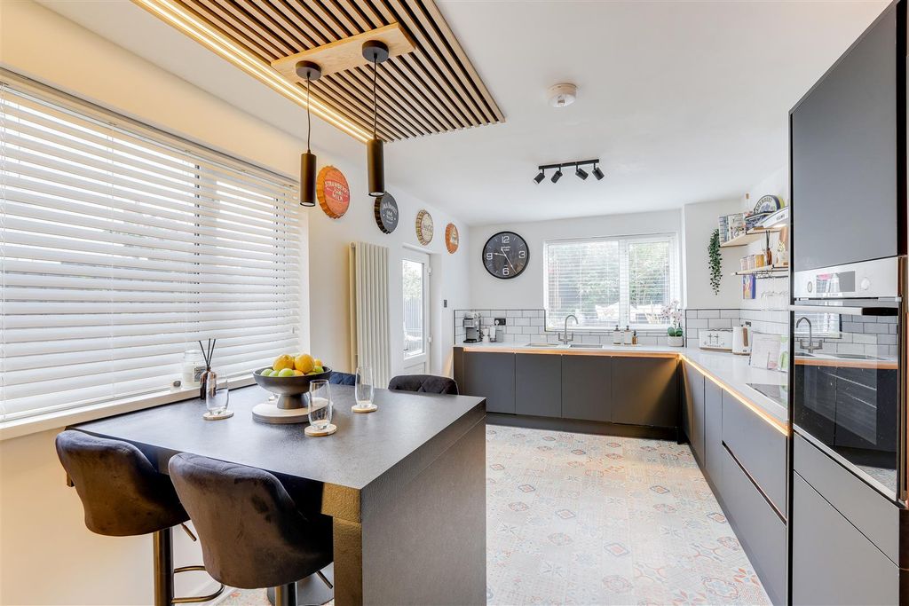 Property photo 2 of 27 Img_0066-Img_0070.Jpg