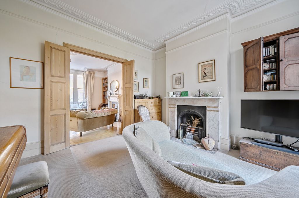 Property photo 3 of 18 Picture 3