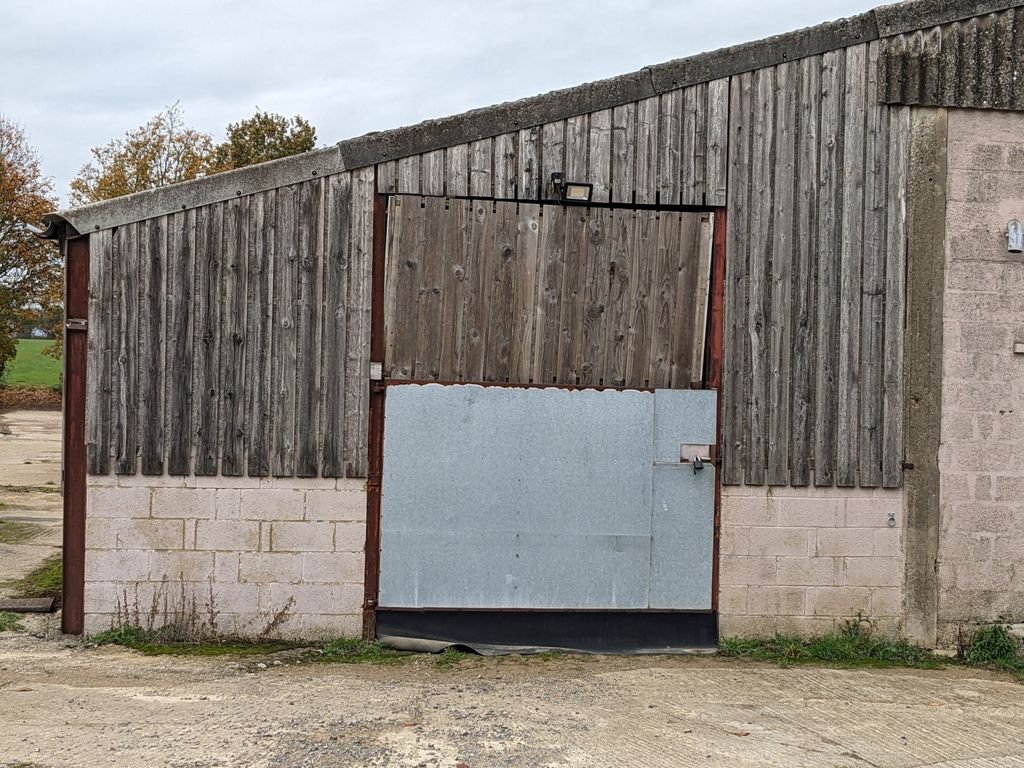 Property photo 1 of 2 Pxl_20251107_142002990