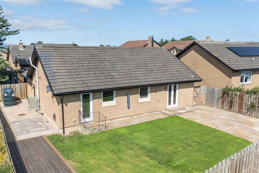 Property photo 2 of 25 7_Knowes_Close-03.Jpg