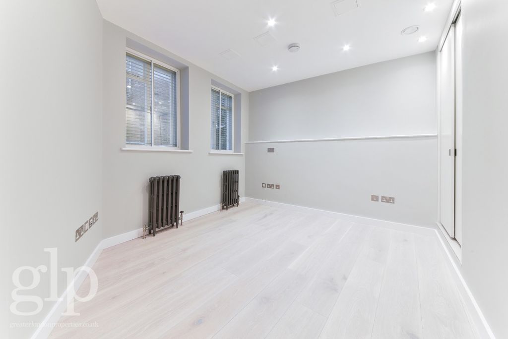 Property photo 2 of 18 974125