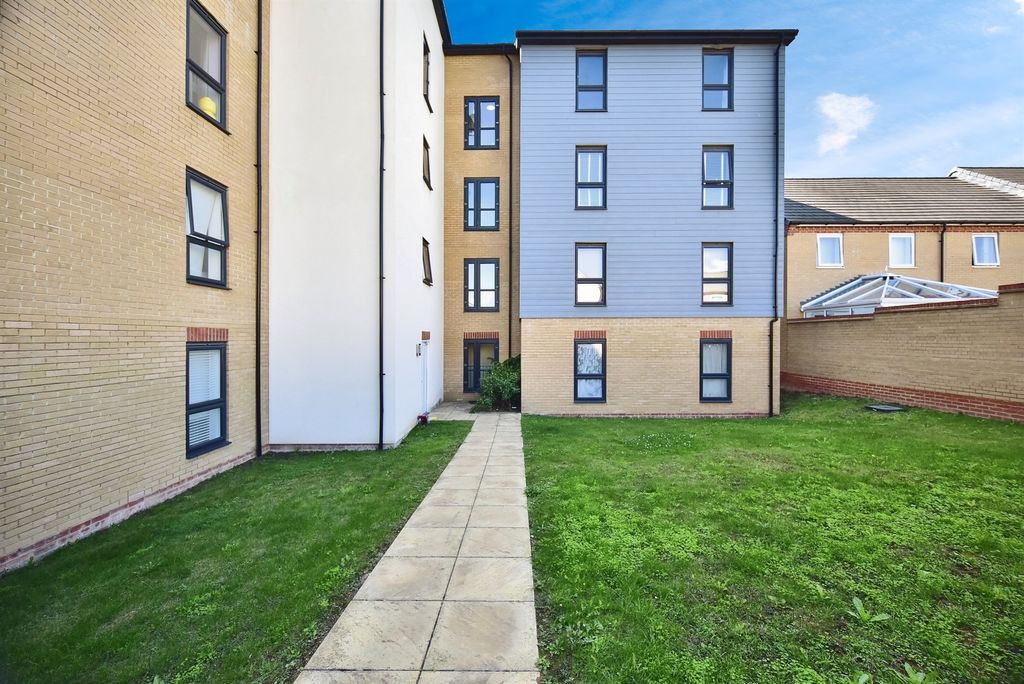 Property photo 2 of 15