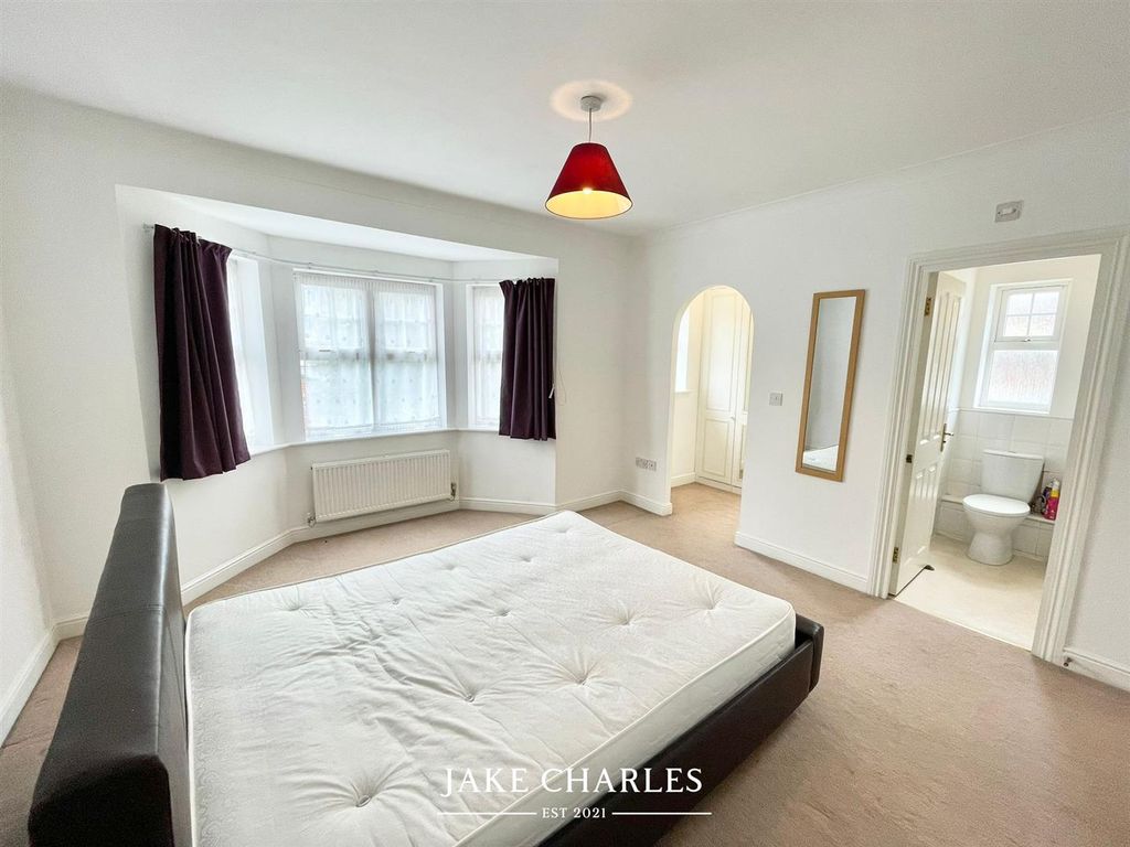 Property photo 3 of 23 77Dbc3d7-5B8B-4E1d-A805-0E1d9Bb364c1.Jpg