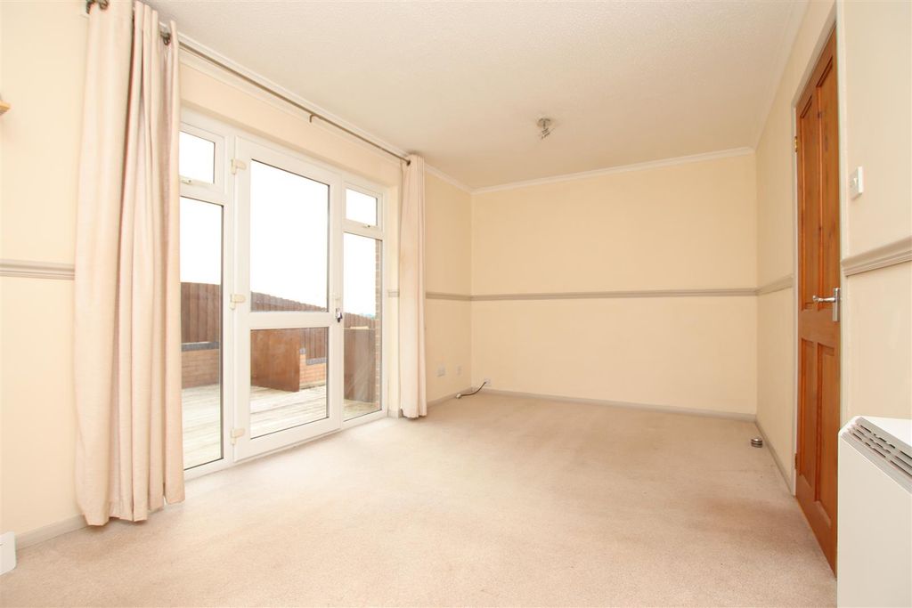 Property photo 2 of 14 Living Room.Jpg