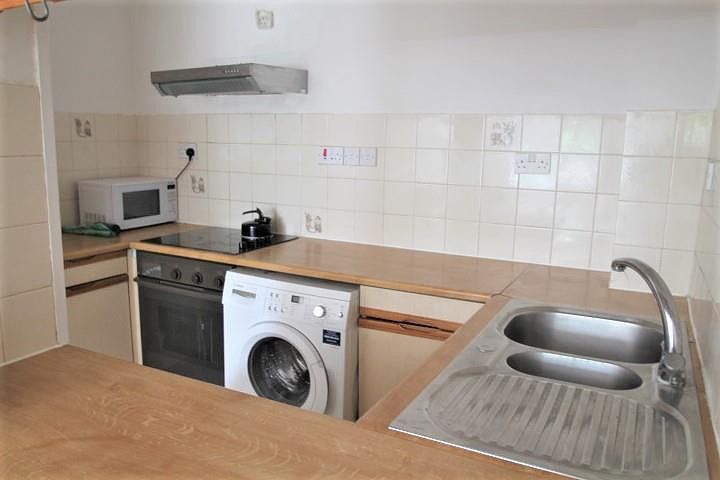Property photo 3 of 6 Kitchen