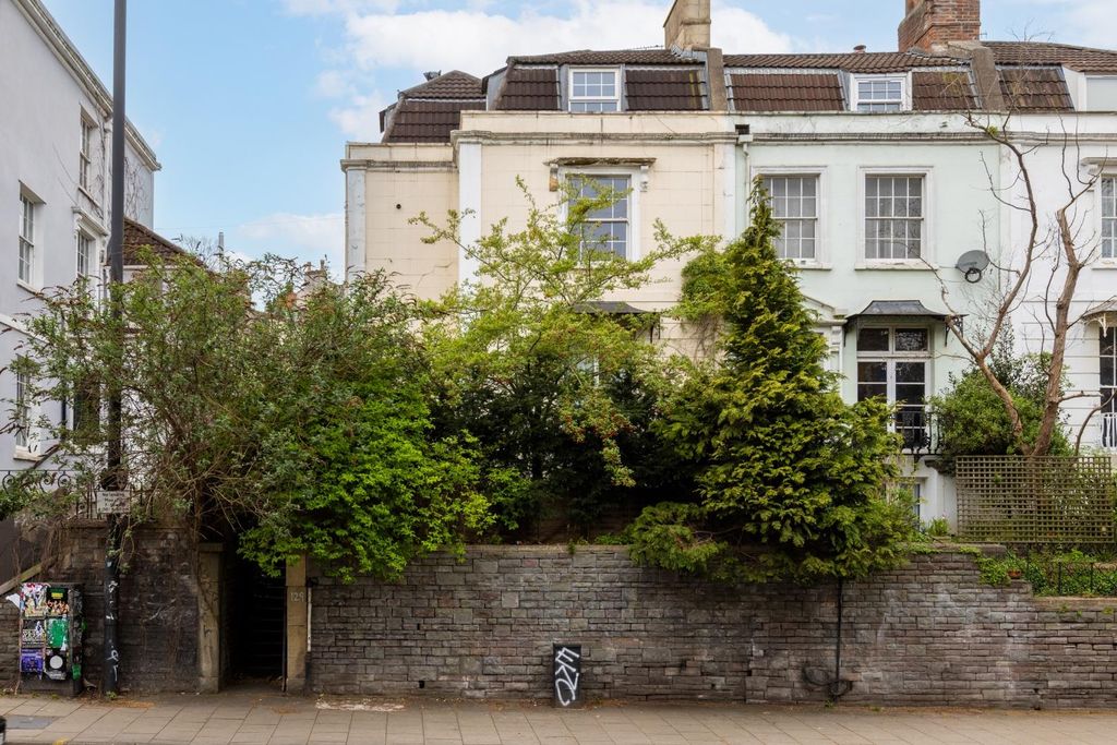 Property photo 2 of 13 Fff 129 Cheltenham Road, Bs6-16.Jpg