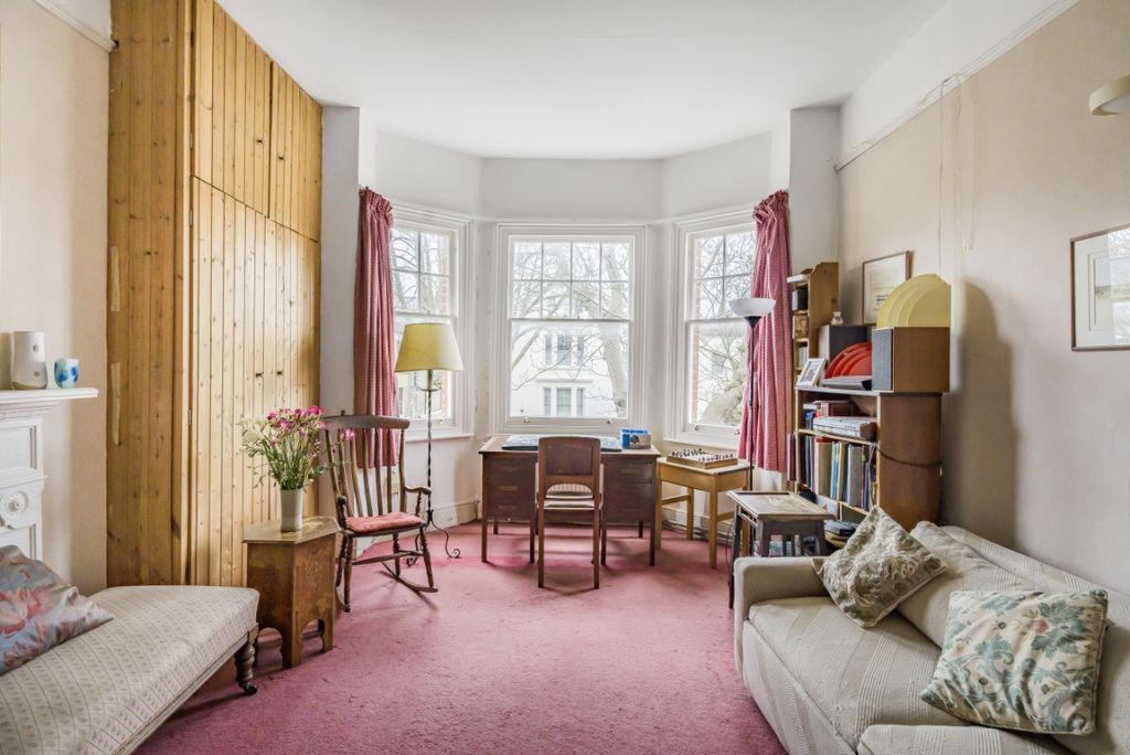 Property photo 2 of 29 965823 (3)