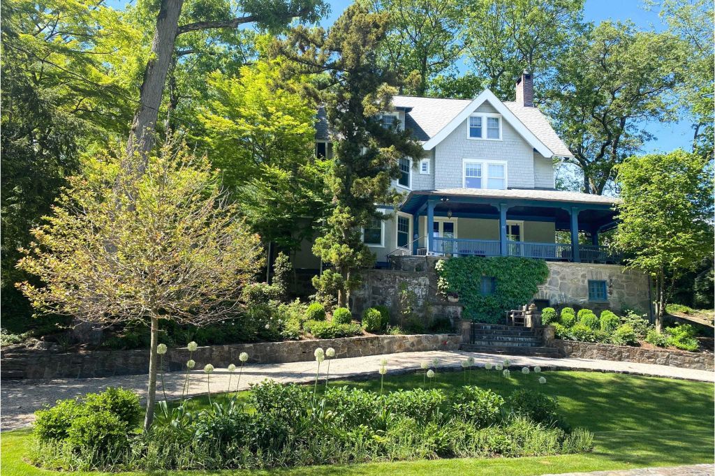 Property photo 1 of 23