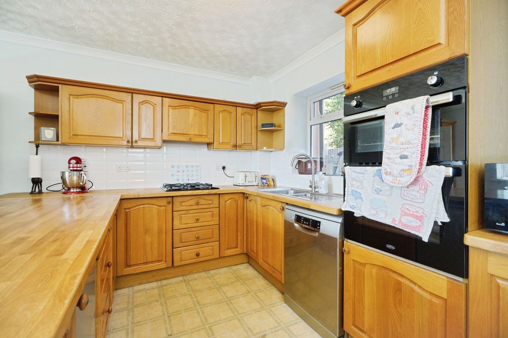 Property photo 2 of 20 Pbox-Img.Jpg