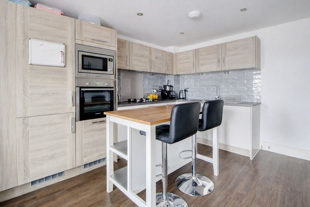 Property photo 3 of 9