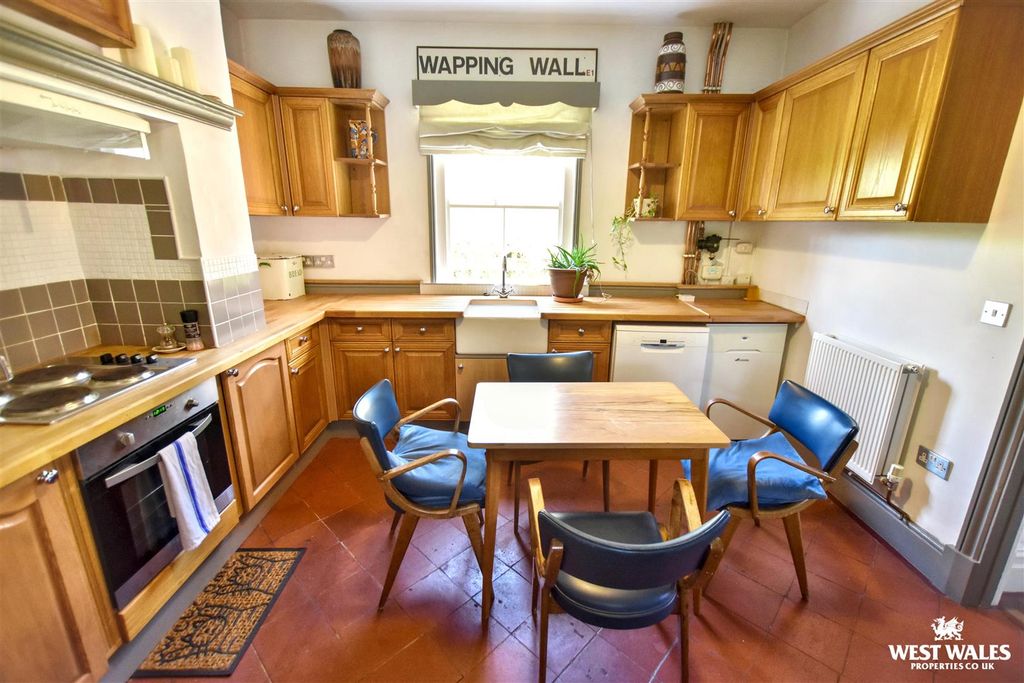 Property photo 3 of 30 3 (90).Jpg