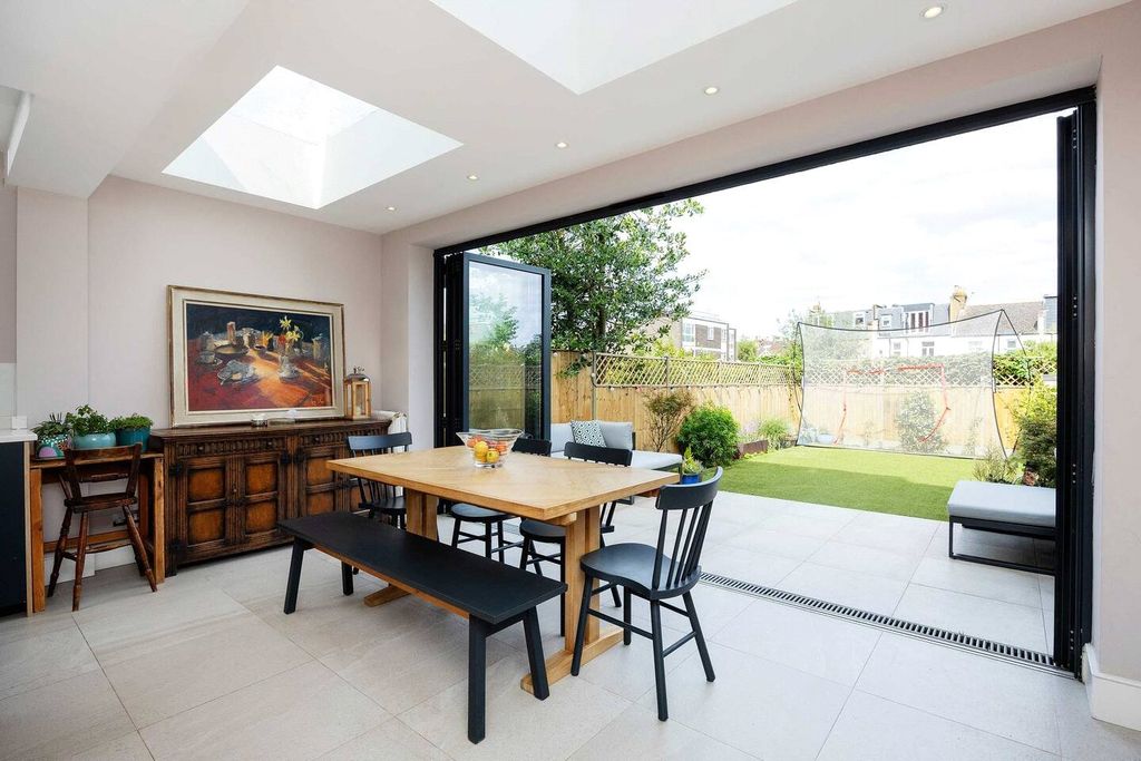 Property photo 3 of 15 Dining Room