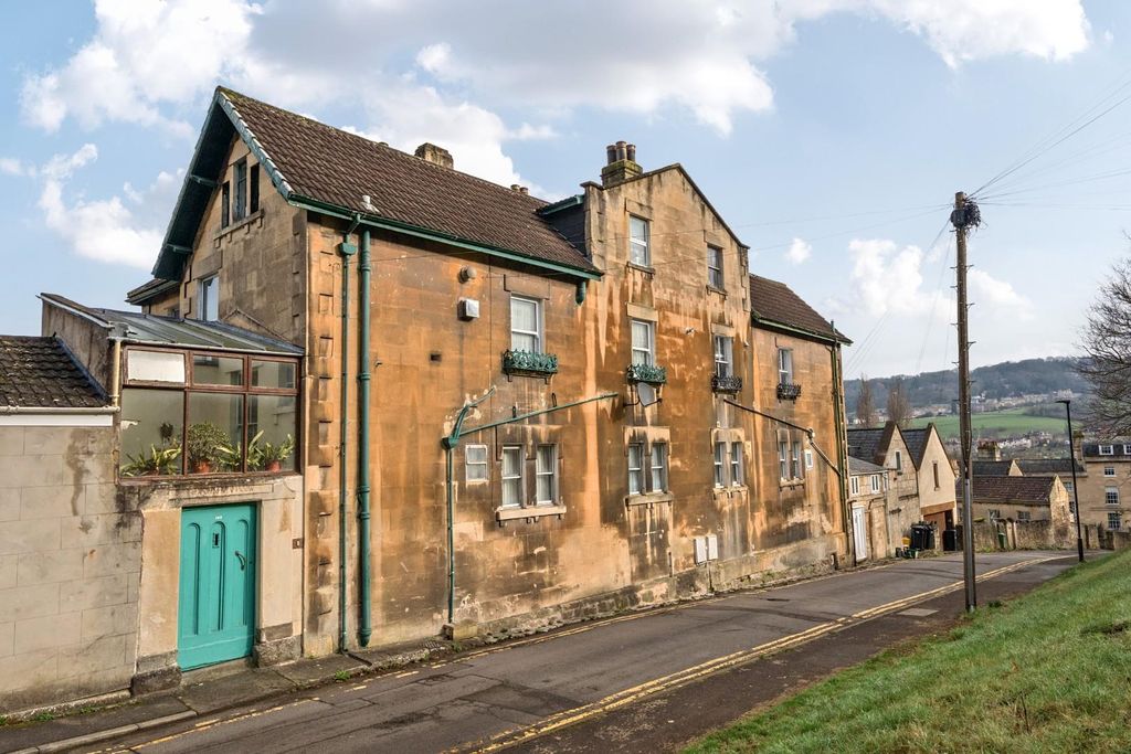 Property photo 1 of 24 Front