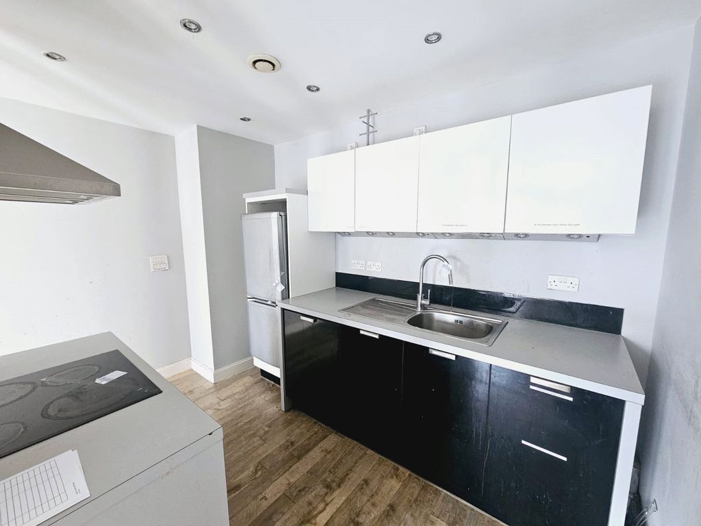 Property photo 2 of 8 Kitchen