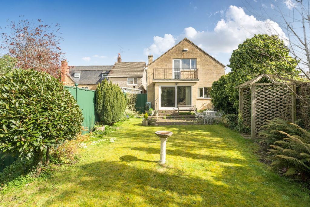 Property photo 2 of 18